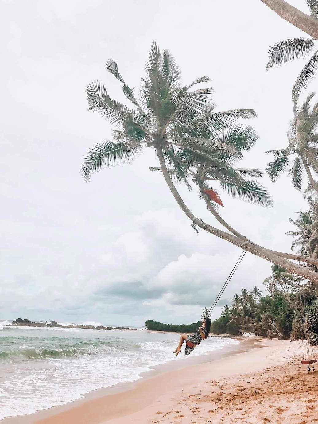 Spot balançoire sur la plage de Dikwella au Sri Lanka