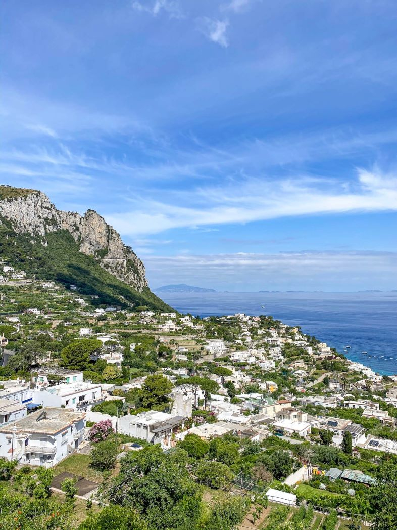 Vue sur la baie de Capri en Italie