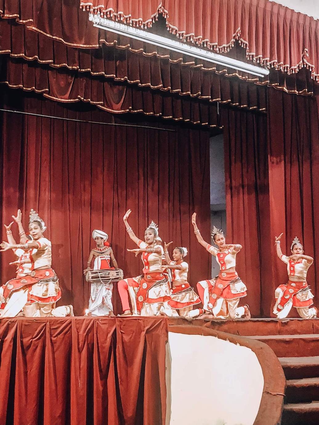 Spectacle traditionnel de danse à Kandy au Sri Lanka
